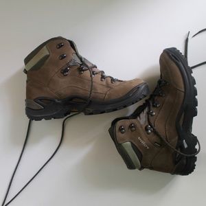 Lowa Renegade GTX Mid Hiking Boots
